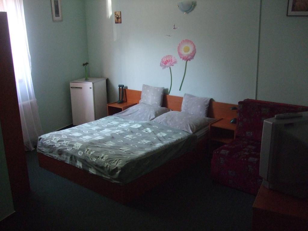 Bed and Breakfast Timarhaz Panzio Сегед Номер фото