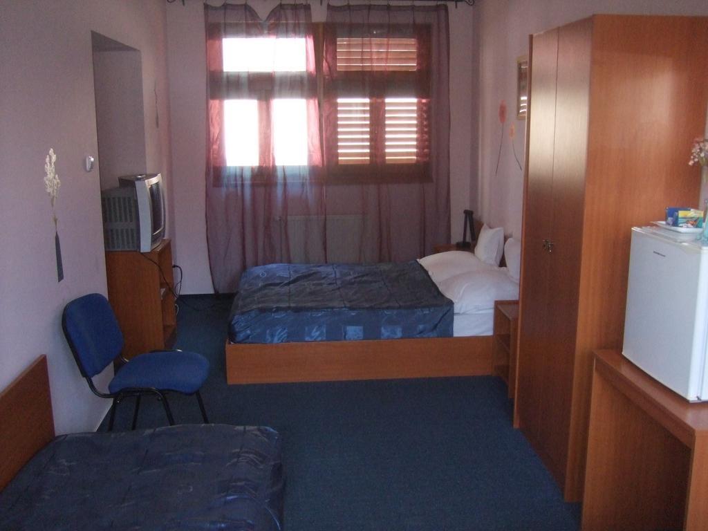 Bed and Breakfast Timarhaz Panzio Сегед Номер фото