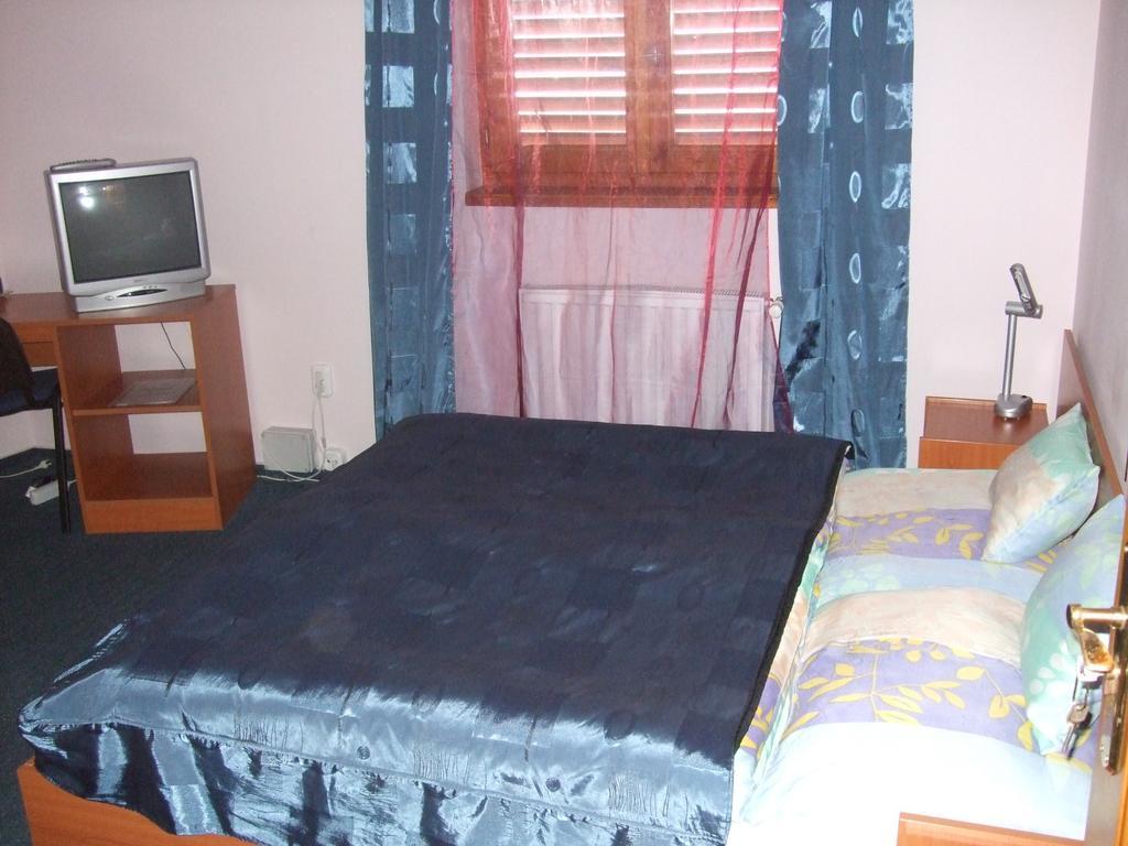 Bed and Breakfast Timarhaz Panzio Сегед Номер фото